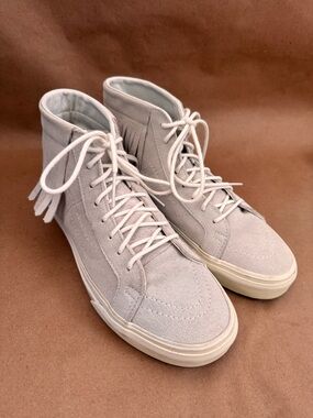 Vans Sk8 Hi Moc Grey Suede High Top Sneakers with Fringe Detailing. Size M6.5/W8